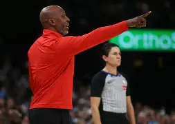 KOK娱乐_勇士NBA战胜波特兰开拓者库里外线连中